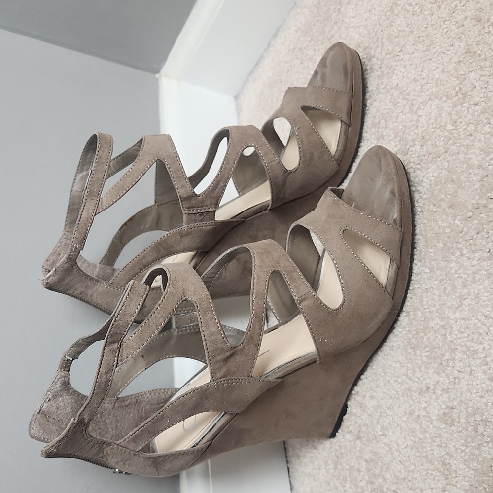 Jessica Simpson wedge sandals size 9.5